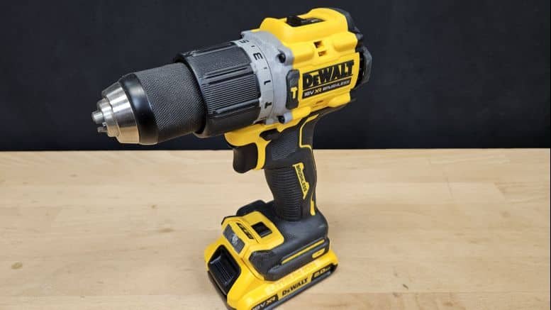perceuse à percussion Dewalt DCD805