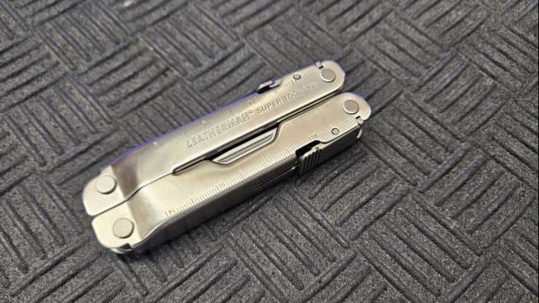 pince multifonction Leatherman Supertool 300