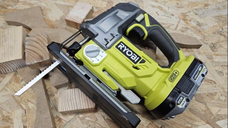 scie sauteuse Ryobi R18JS7