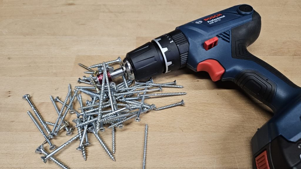 perceuse à percussion Bosch Pro GSB 18V 21