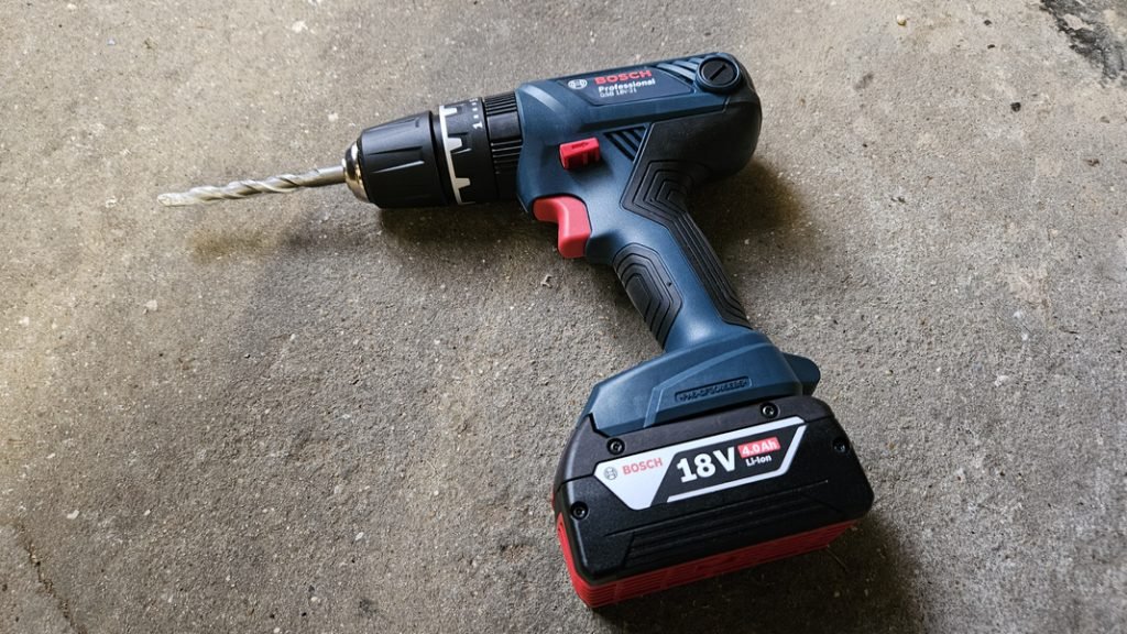 perceuse à percussion Bosch Pro GSB 18V 21