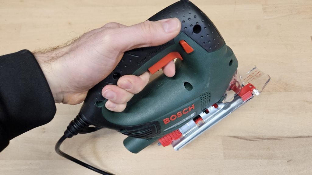 scie sauteuse Bosch PST 800 PEL